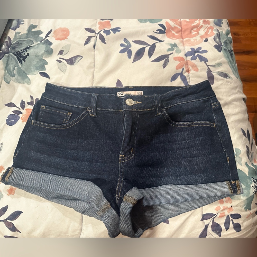 Kohls  blue Jean shorts size 11 very stretchy and worn one time!